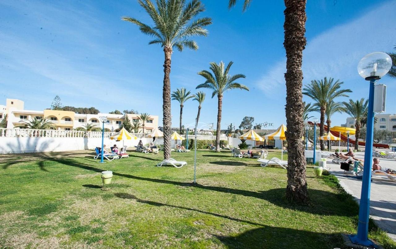 Riviera Hotel - Family Only Порт Ел Кантауи Екстериор снимка