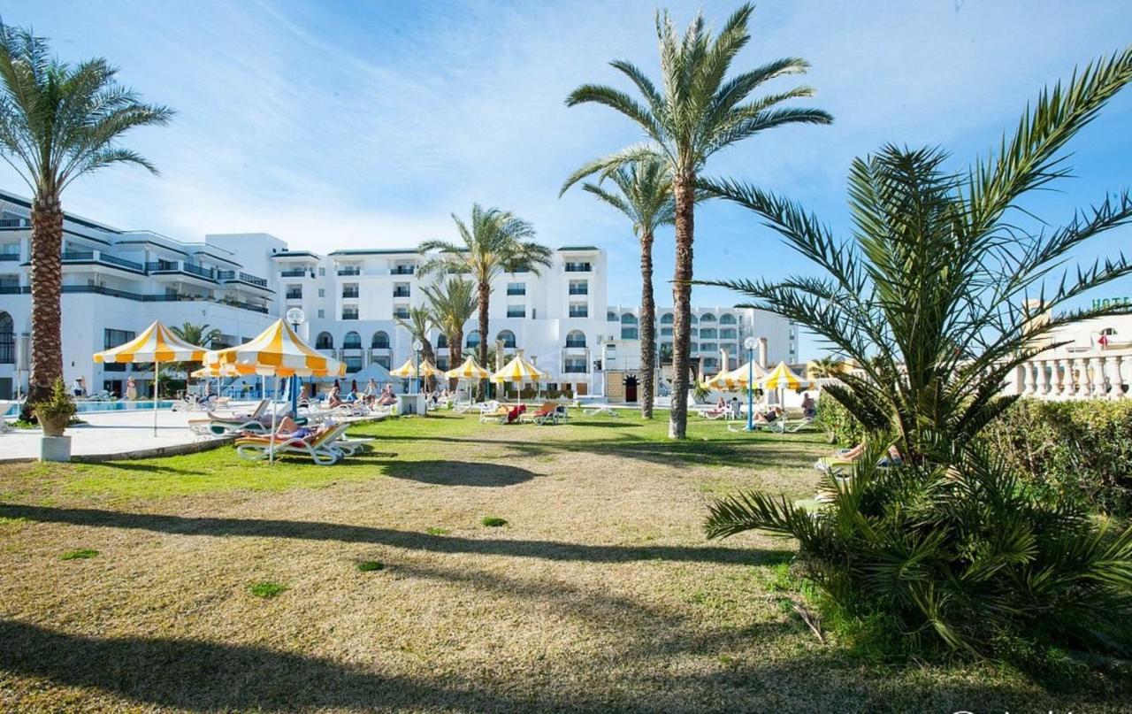 Riviera Hotel - Family Only Порт Ел Кантауи Екстериор снимка