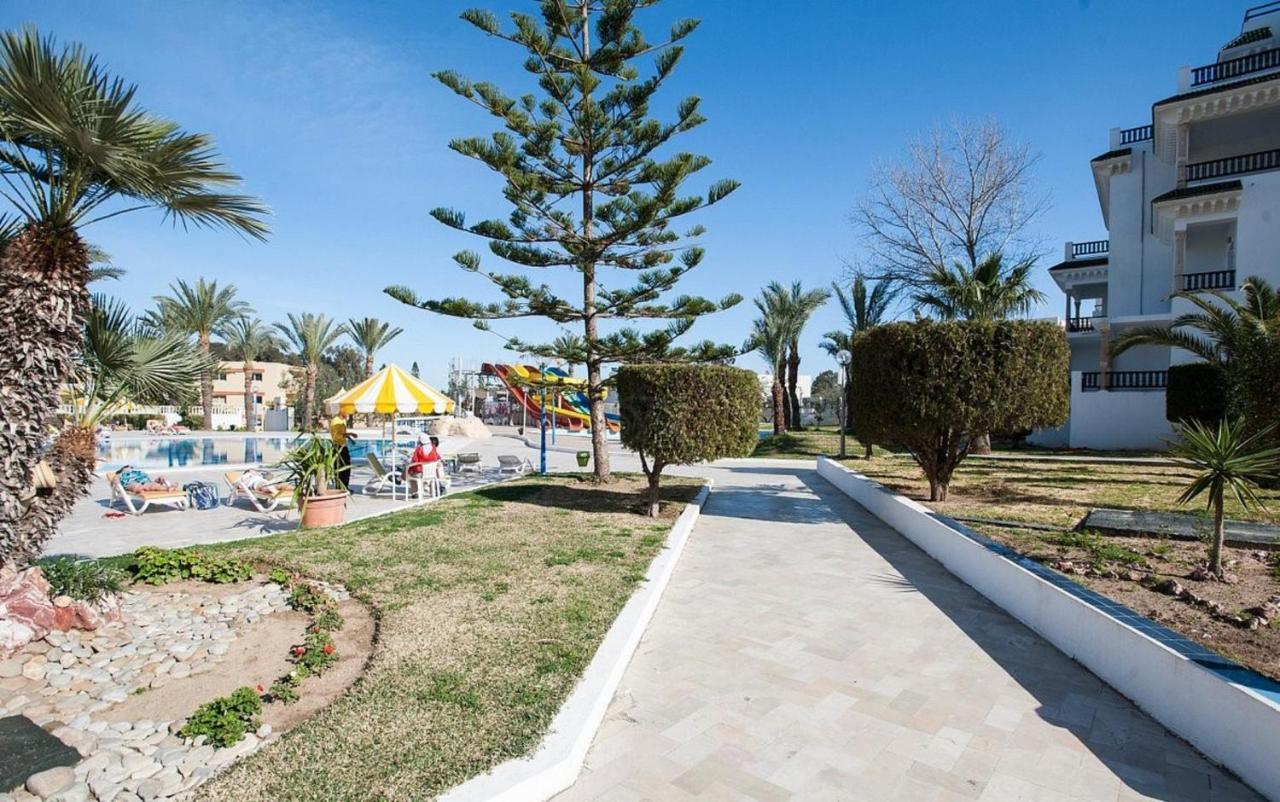 Riviera Hotel - Family Only Порт Ел Кантауи Екстериор снимка