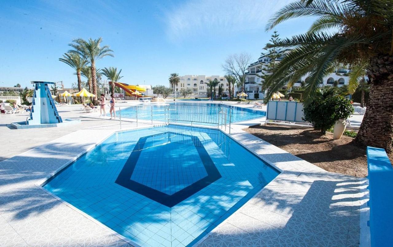 Riviera Hotel - Family Only Порт Ел Кантауи Екстериор снимка