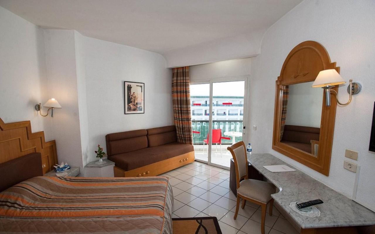 Riviera Hotel - Family Only Порт Ел Кантауи Екстериор снимка