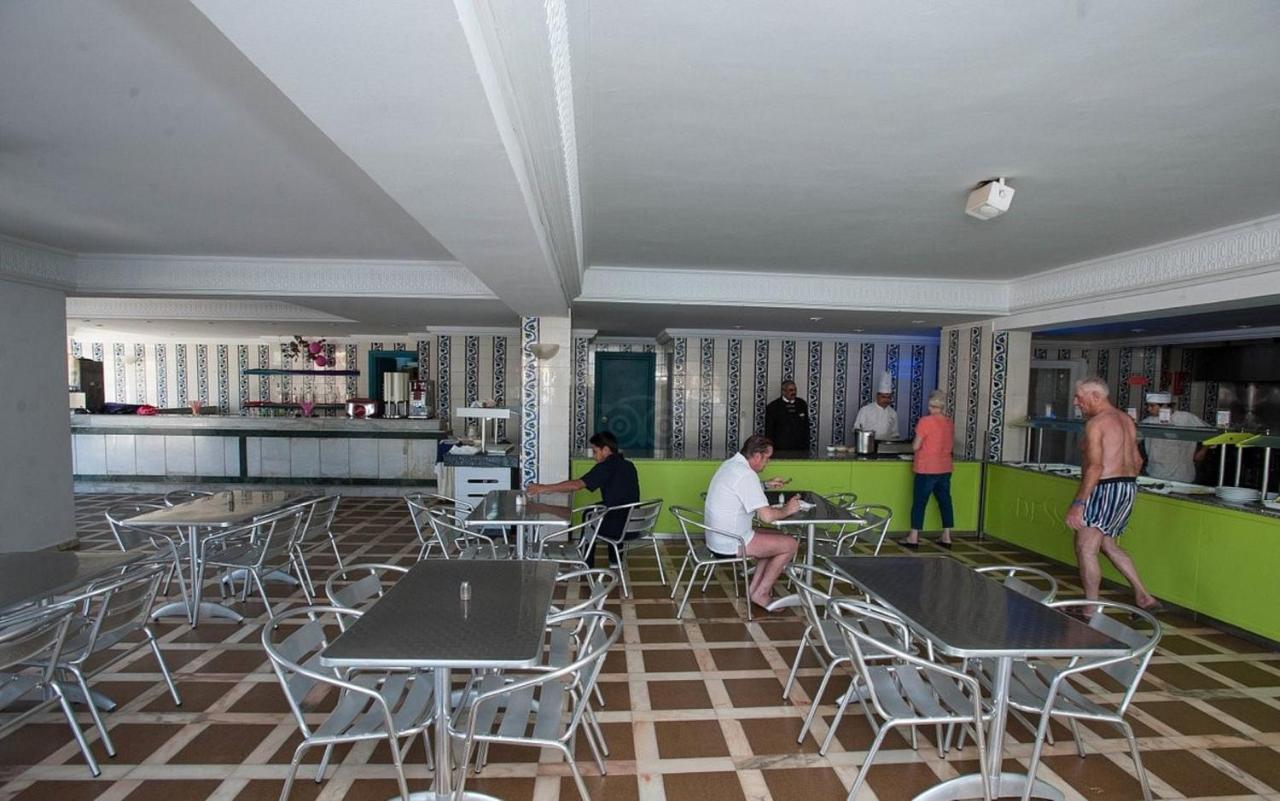 Riviera Hotel - Family Only Порт Ел Кантауи Екстериор снимка