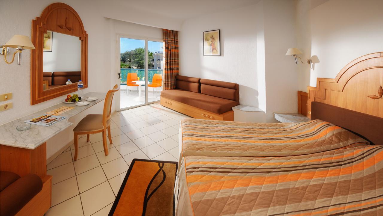 Riviera Hotel - Family Only Порт Ел Кантауи Екстериор снимка